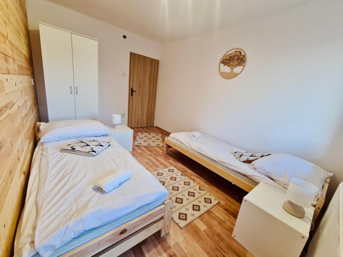 Naskarpie Jacuzzi Sauna Basen * Wisla